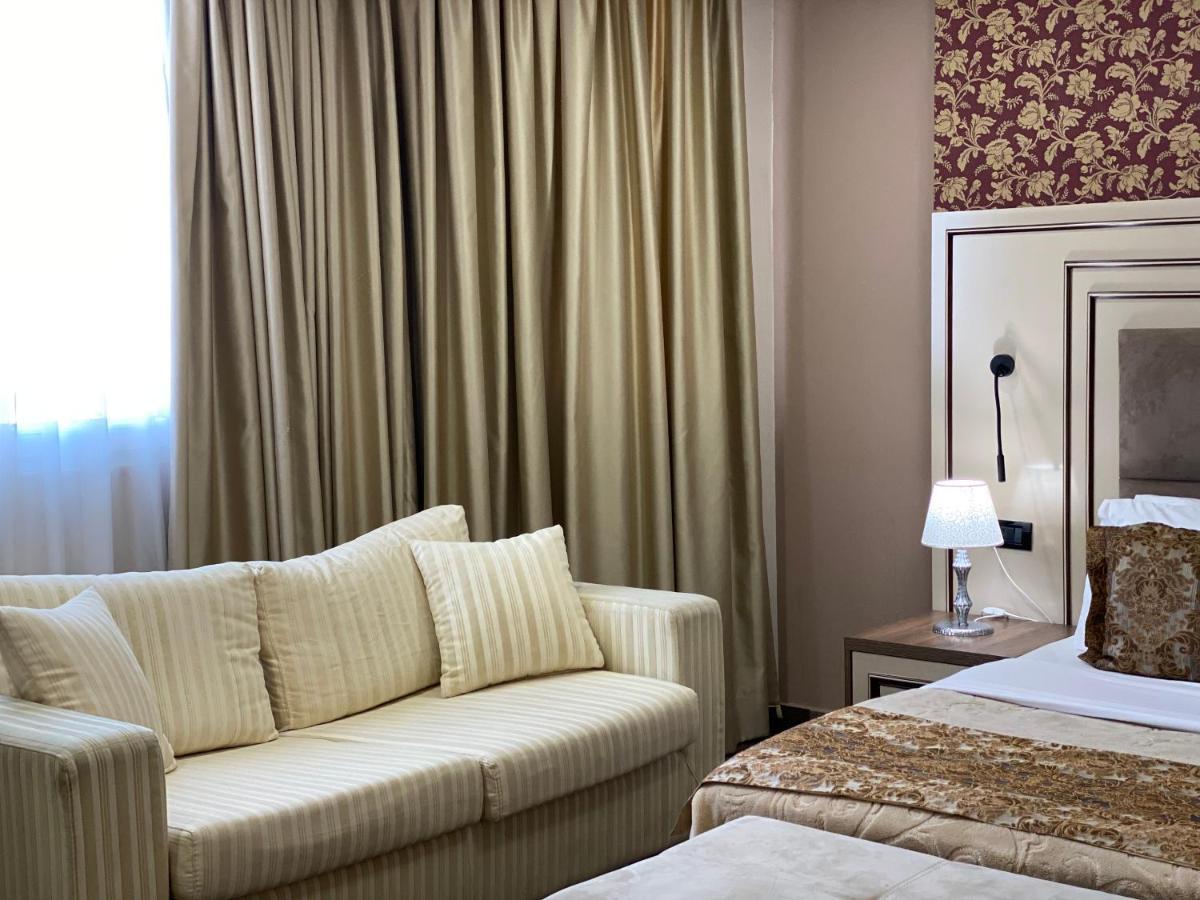 Hotel Deluxe Tirana Exterior photo