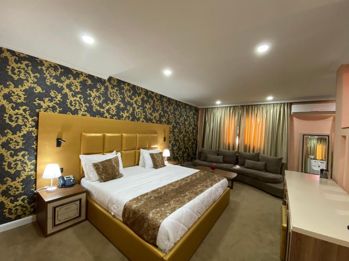 Hotel Deluxe Tirana Exterior photo