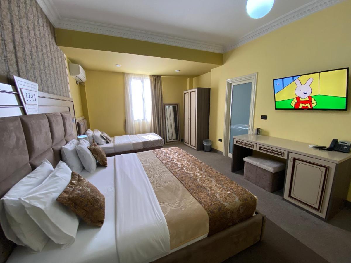 Hotel Deluxe Tirana Exterior photo